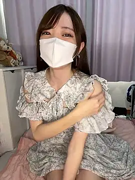 Snapshot of Moe_v_v chatting on October 19, 2025, 2:01 am Moe v v online show from October 19, 2025, 2:01 am