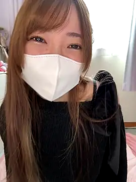 Snapshot of Moe_v_v chatting on December 15, 2025, 1:10 am Moe v v online show from December 15, 2025, 1:10 am