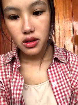 Snapshot of Mai_lovely chatting on October 4, 2025, 1:36 am Mai lovely online show from October 4, 2025, 1:36 am