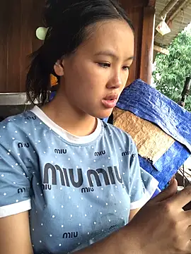 Snapshot of Mai_lovely chatting on October 12, 2025, 1:59 am Mai lovely online show from October 12, 2025, 1:59 am