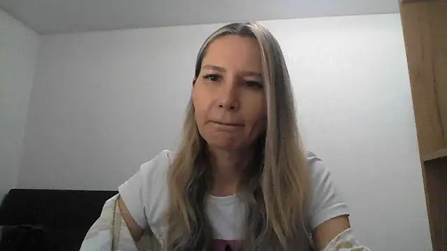 Tavriena online show from November 12, 2025, 7:35 pm