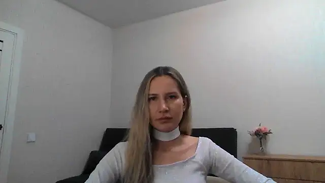 Tavriena online show from November 28, 2025, 8:33 pm