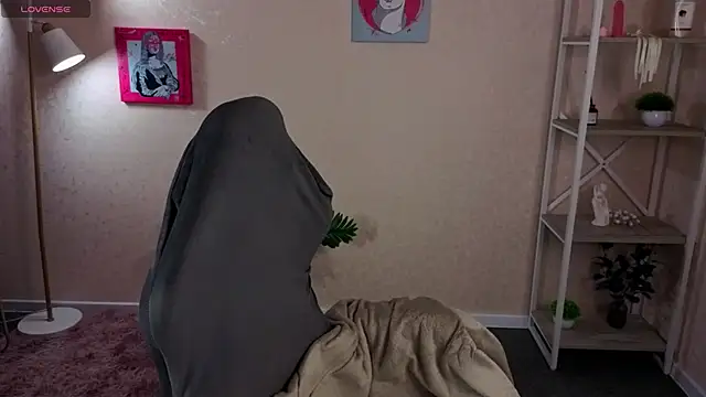 Al1ice Moures online show from March 11, 2026, 9:48 am