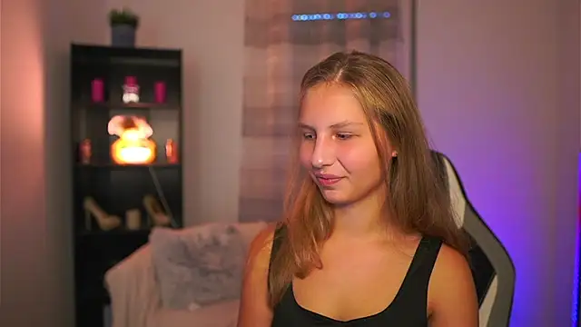 Snapshot of emmie_murray chatting on October 19, 2025, 1:12 pm emmie murray online show from October 19, 2025, 1:12 pm