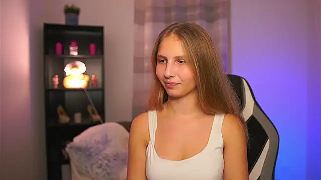 emmie murray online show from December 13, 2025, 7:53 pm