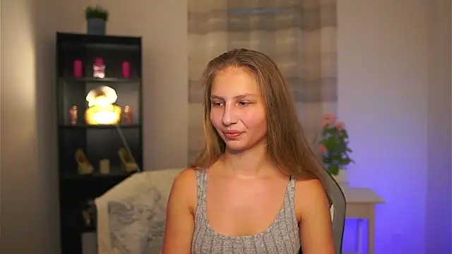 emmie murray online show from December 18, 2025, 2:23 pm