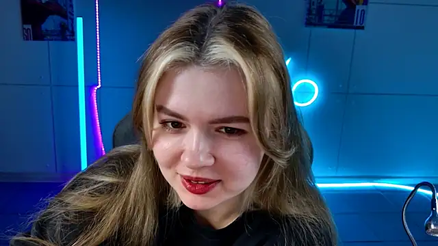 Snapshot of HaleySun chatting on October 3, 2025, 1:08 pm HaleySun online show from October 3, 2025, 1:08 pm