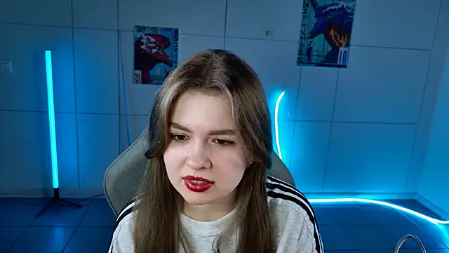 Snapshot of HaleySun chatting on October 5, 2025, 5:06 am HaleySun online show from October 5, 2025, 5:06 am