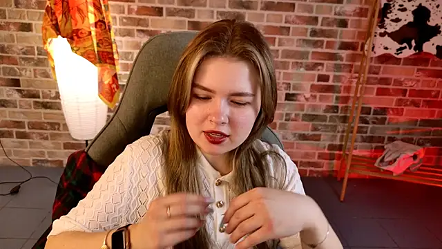 Snapshot of HaleySun chatting on October 9, 2025, 1:20 pm HaleySun online show from October 9, 2025, 1:20 pm