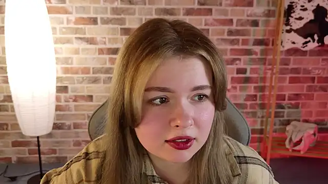 Snapshot of HaleySun chatting on October 16, 2025, 1:12 pm HaleySun online show from October 16, 2025, 1:12 pm