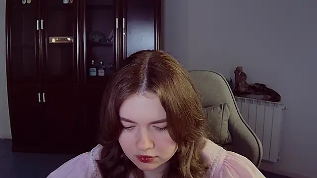 Snapshot of HaleySun chatting on November 15, 2025, 9:39 am HaleySun online show from November 15, 2025, 9:39 am