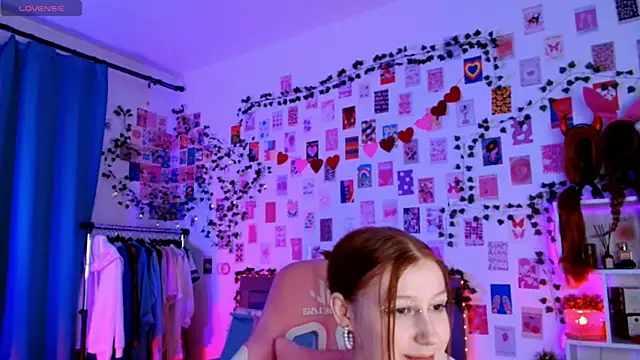 Ayla Hicks online show from November 11, 2025, 7:03 pm