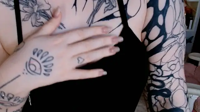 Ayla Hicks online show from May 2, 2026, 3:11 am