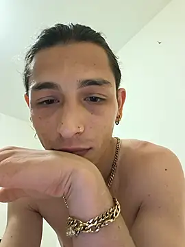 Snapshot of Francoluce23 chatting on July 8, 2026, 11:42 pm Francoluce23 online show from July 8, 2026, 11:42 pm