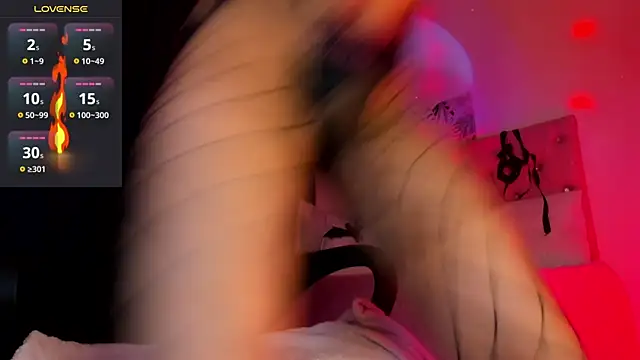 Snapshot of Nicolle_Ferran chatting on November 3, 2025, 1:12 pm Nicolle Ferran online show from November 3, 2025, 1:12 pm