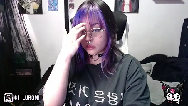 Iluromi online show from December 19, 2025, 3:08 pm