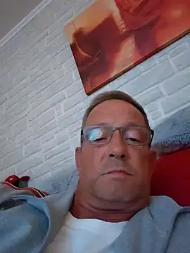 Snapshot of TommyTom76 chatting on September 26, 2025, 9:41 pm TommyTom76 online show from September 26, 2025, 9:41 pm