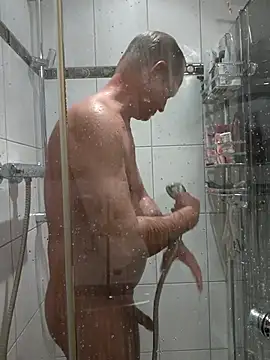 Snapshot of TommyTom76 chatting on October 10, 2025, 6:29 pm TommyTom76 online show from October 10, 2025, 6:29 pm