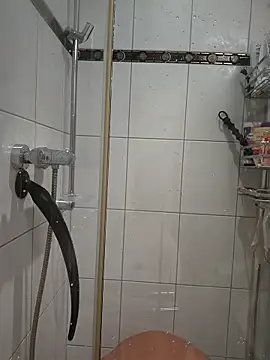 Snapshot of TommyTom76 chatting on October 31, 2025, 7:04 pm TommyTom76 online show from October 31, 2025, 7:04 pm