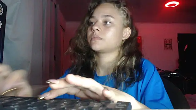 Snapshot of LittleCheerry69 chatting on January 7, 2026, 10:18 am LittleCheerry69 online show from January 7, 2026, 10:18 am