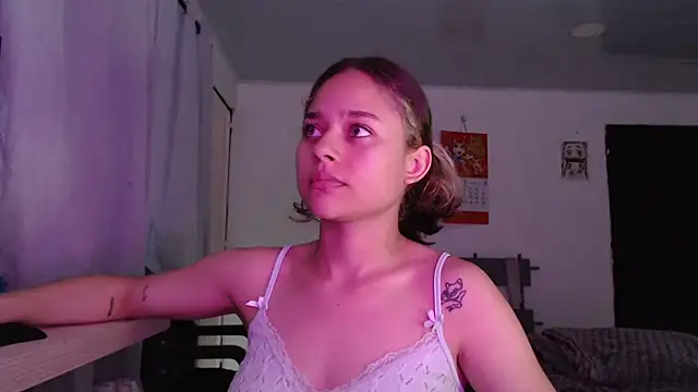 Snapshot of LittleCheerry69 chatting on February 28, 2026, 2:07 pm LittleCheerry69 online show from February 28, 2026, 2:07 pm