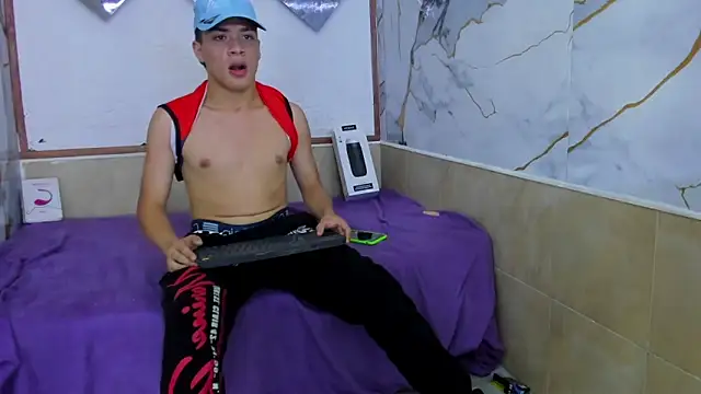 Snapshot of ALEX_MILLER25 chatting on September 26, 2025, 7:51 pm ALEX MILLER25 online show from September 26, 2025, 7:51 pm