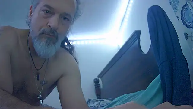 HippieDad333 online show from December 18, 2025, 5:24 am