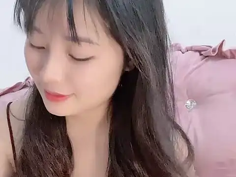 Snapshot of Lie_liee chatting on May 8, 2026, 1:49 pm Lie liee online show from May 8, 2026, 1:49 pm