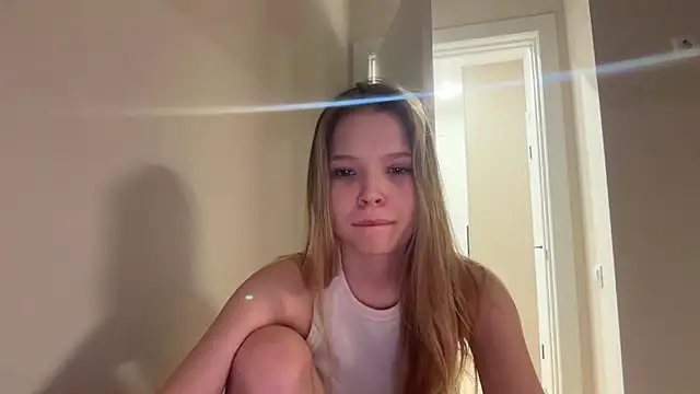 CandysRose online show from April 27, 2026, 8:51 pm