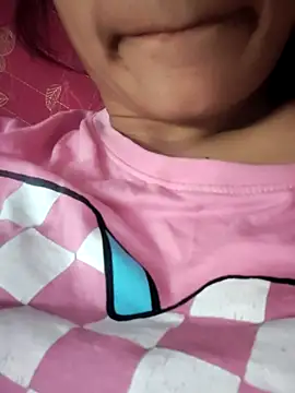 Queen-Bee143 online show from February 19, 2026, 3:13 am