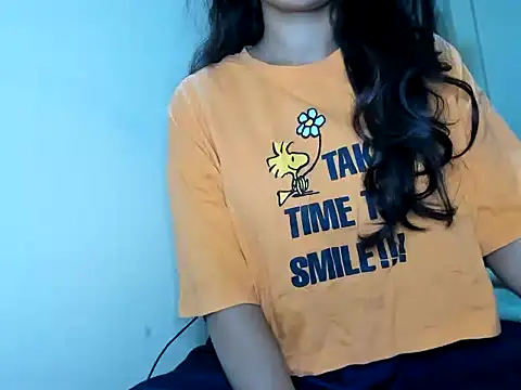 Queen-Bee143 online show from February 25, 2026, 5:55 pm