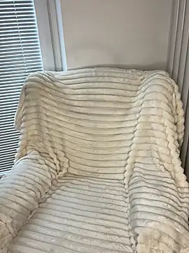 Snapshot of Ruby-Black chatting on October 23, 2025, 9:30 am Ruby-Black online show from October 23, 2025, 9:30 am