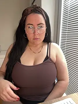 Snapshot of Ruby-Black chatting on March 2, 2026, 10:11 am Ruby-Black online show from March 2, 2026, 10:11 am