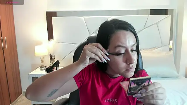 Natasha Kiim  online show from May 3, 2026, 3:23 am
