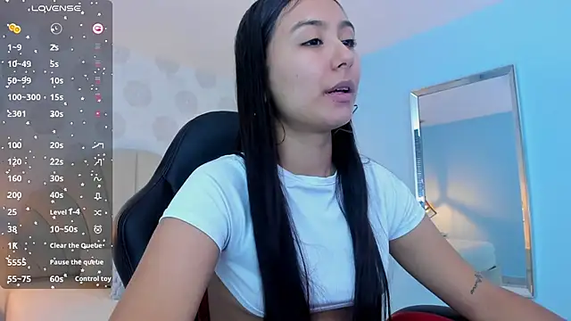 Snapshot of ALAHIACRUZ1 chatting on June 13, 2026, 11:13 pm ALAHIACRUZ1 online show from June 13, 2026, 11:13 pm