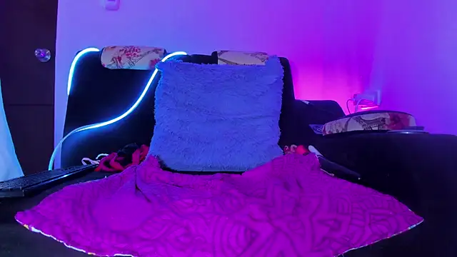 naty hot4uu online show from February 19, 2026, 3:19 pm