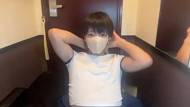 tora3220 online show from October 3, 2025, 12:24 pm