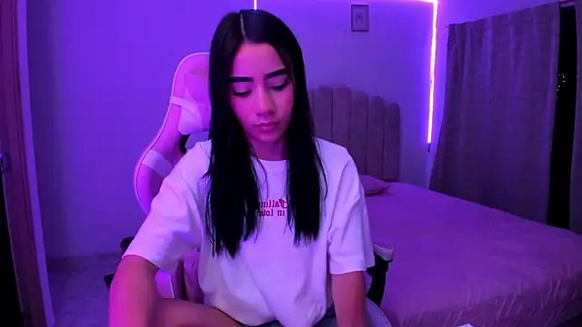 Snapshot of ISABELFORYOU1 chatting on October 6, 2025, 12:30 am ISABELFORYOU1 online show from October 6, 2025, 12:30 am