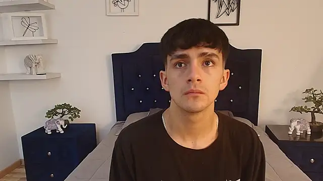 Snapshot of Axel_Draven chatting on October 24, 2025, 11:17 am Axel Draven online show from October 24, 2025, 11:17 am