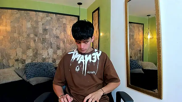 Snapshot of Axel_Draven chatting on December 15, 2025, 11:36 am Axel Draven online show from December 15, 2025, 11:36 am