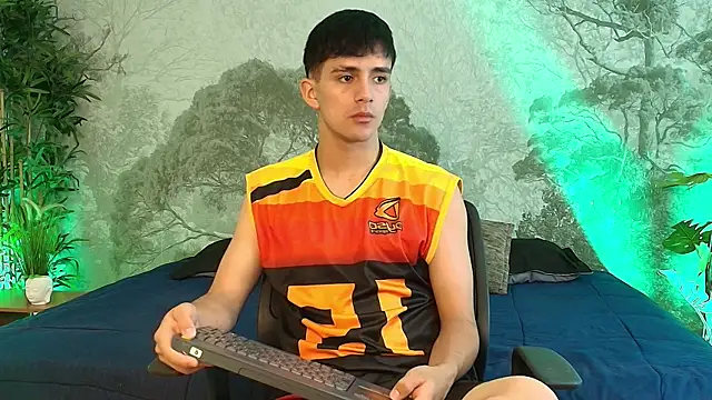 Snapshot of Axel_Draven chatting on June 19, 2026, 12:31 pm Axel Draven online show from June 19, 2026, 12:31 pm