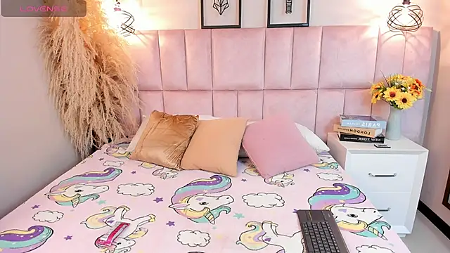 Charlotte hall  online show from February 6, 2026, 3:22 am