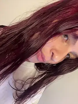 came lia1 online show from December 18, 2025, 3:56 am