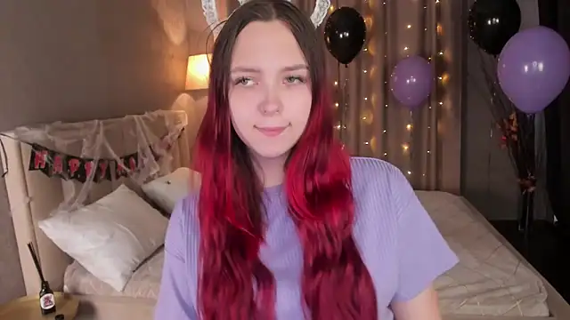 Monica  Queen online show from October 27, 2025, 5:22 am