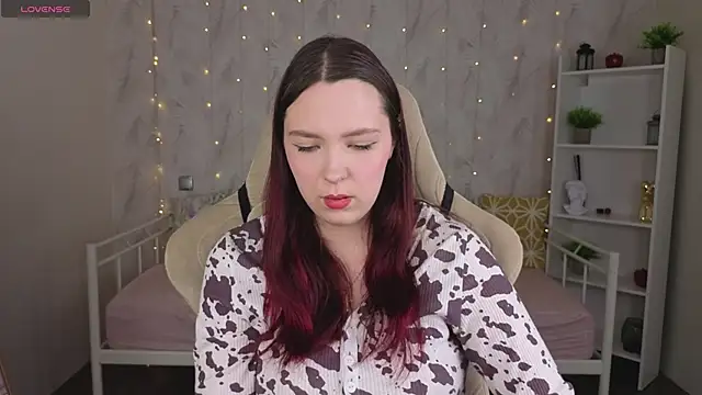 Snapshot of Monica__Queen chatting on May 18, 2026, 5:24 am Monica Queen online show from May 18, 2026, 5:24 am