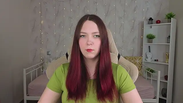 Snapshot of Monica__Queen chatting on May 19, 2026, 5:25 am Monica Queen online show from May 19, 2026, 5:25 am