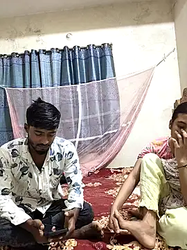 Snapshot of Love_Queen11 chatting on October 17, 2025, 5:48 pm Love Queen11 online show from October 17, 2025, 5:48 pm