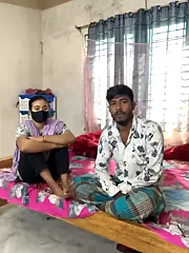 Snapshot of Love_Queen11 chatting on November 18, 2025, 4:28 am Love Queen11 online show from November 18, 2025, 4:28 am