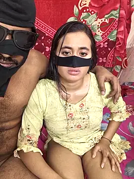 Snapshot of Love_Queen11 chatting on November 18, 2025, 4:33 pm Love Queen11 online show from November 18, 2025, 4:33 pm