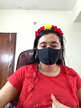 Snapshot of Love_Queen11 chatting on April 8, 2026, 8:25 am Love Queen11 online show from April 8, 2026, 8:25 am
